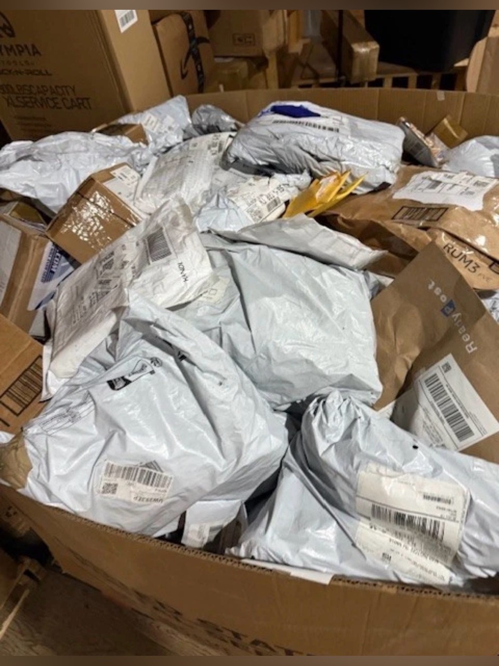 Lot of 10 (TEN) Lost Mailbox Packages!